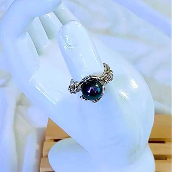 HANDS HOLDING OIL SLICK PEARL CRYSTAL BALL RHODIUM PLATED RING SIZE 7 - Picture 3 of 9